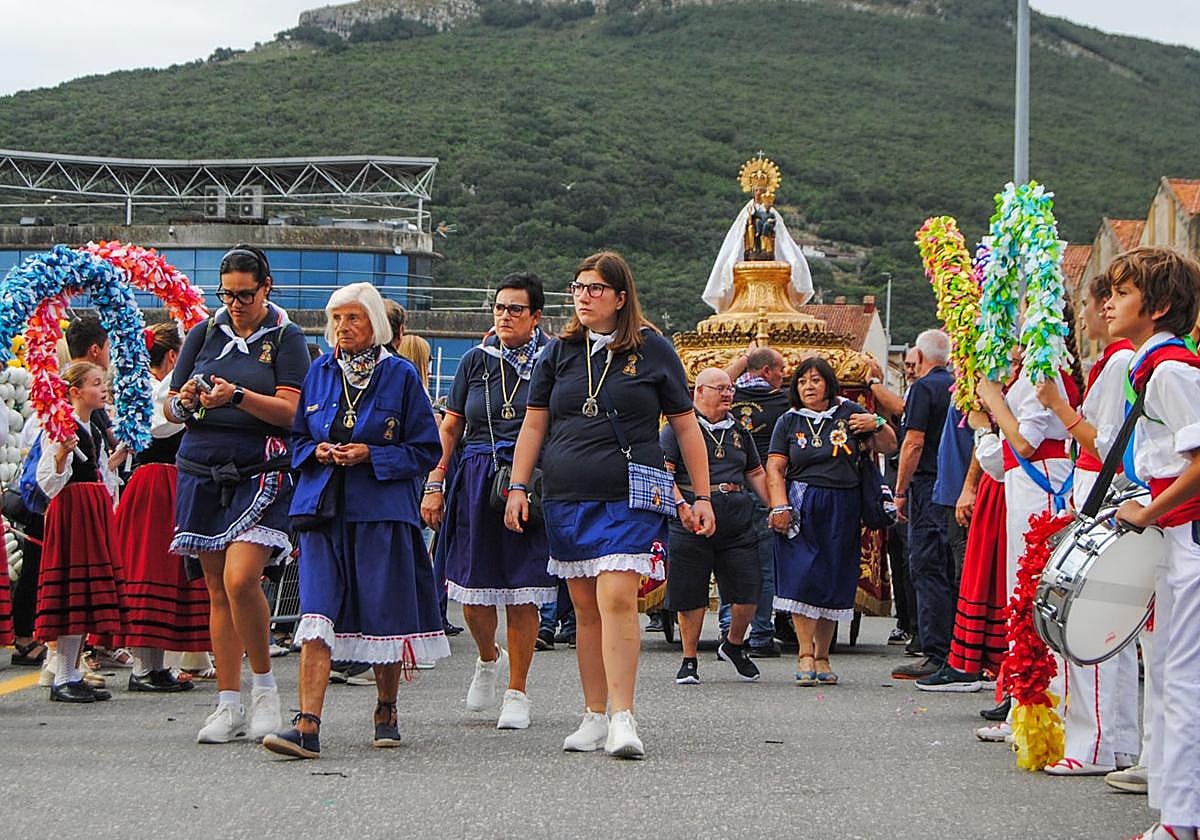 Las mejores imágenes de la procesión de Santoña