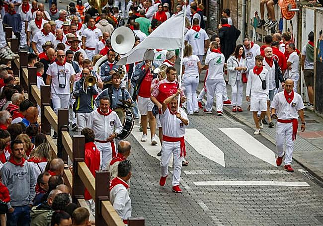 Imágenes del encierro de este lunes.
