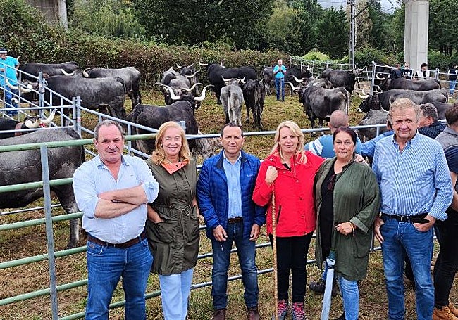 Entre otras autoridades estuvieron la consejera de Ganadería y la presidenta del Parlamento de Cantabria.