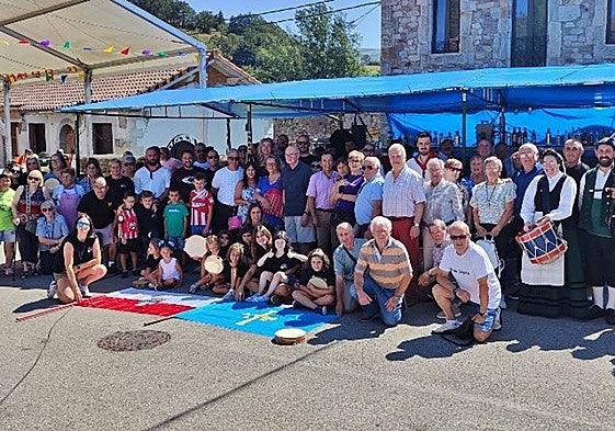Algunos de los participantes asturianos y cántabros del hermanamiento rubricado en Santa Olalla.