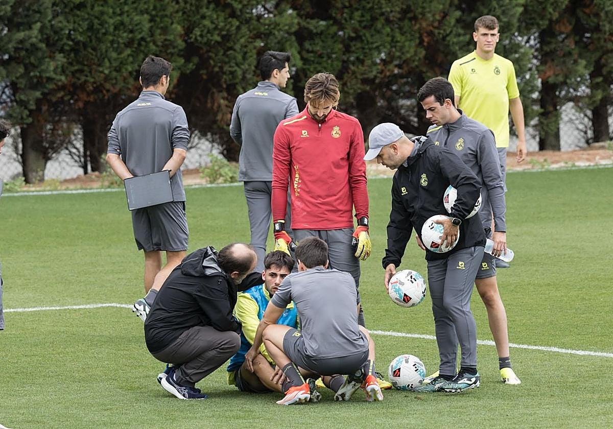 Santi Franco, tras golpearse con Ezkieta durante el entrenamiento de hoy.