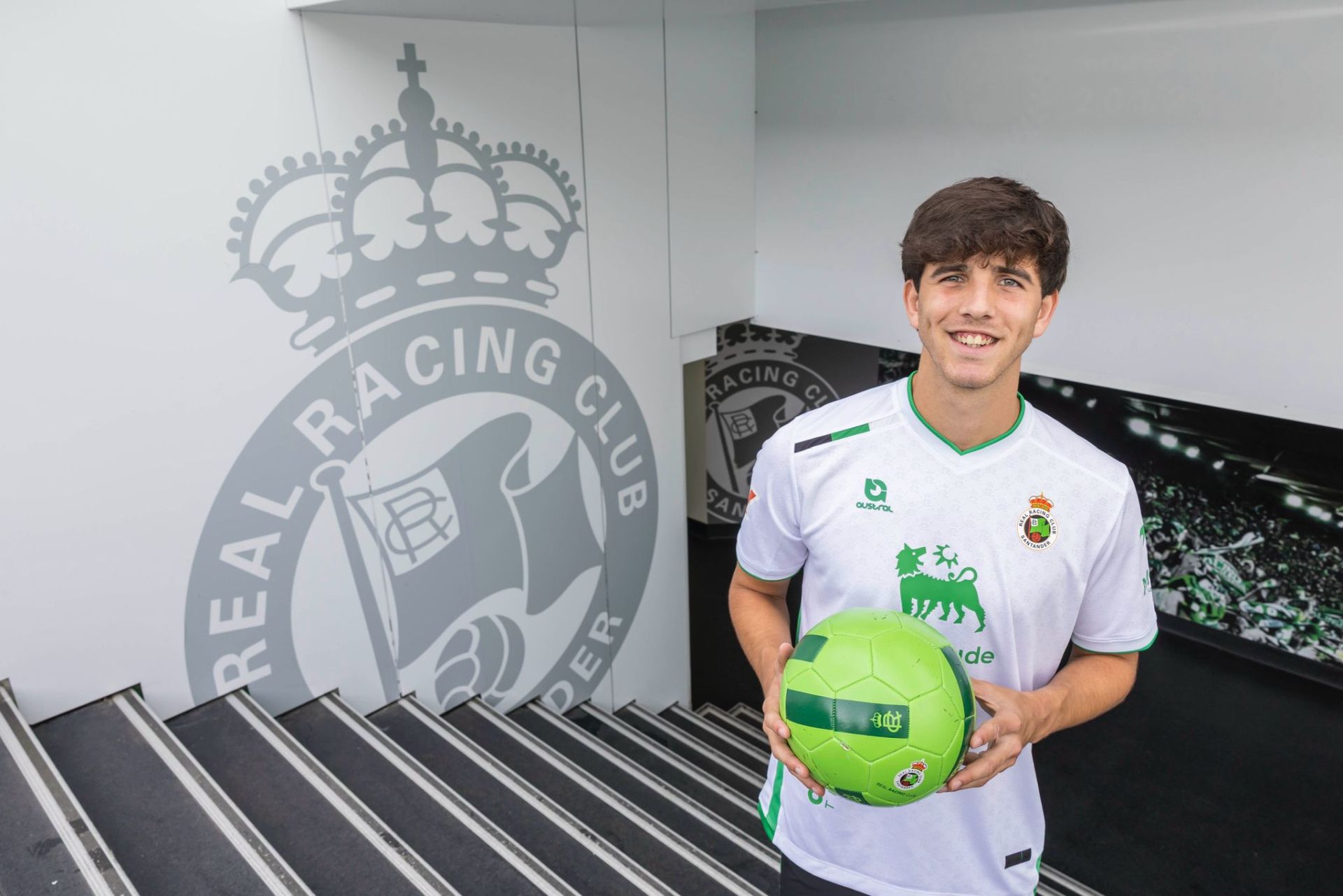 Facu González, en el túnel de vestuarios de los Campos de Sport.