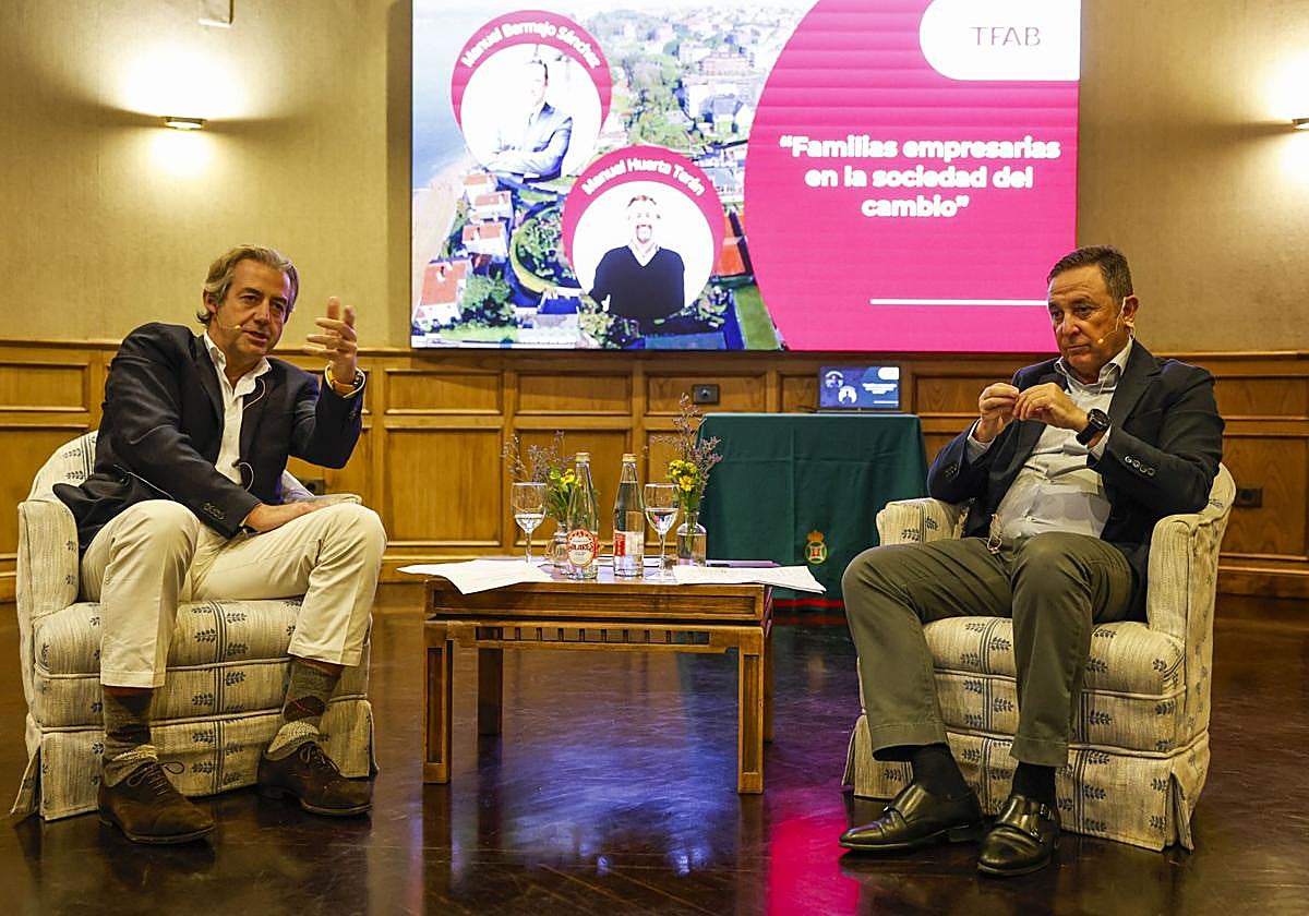 A la izquierda, Manuel Huerta y, a la derecha, Manuel Bermejo en la presentación de ayer.