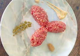 Un steak tartar bien hecho, con toda la elegancia.