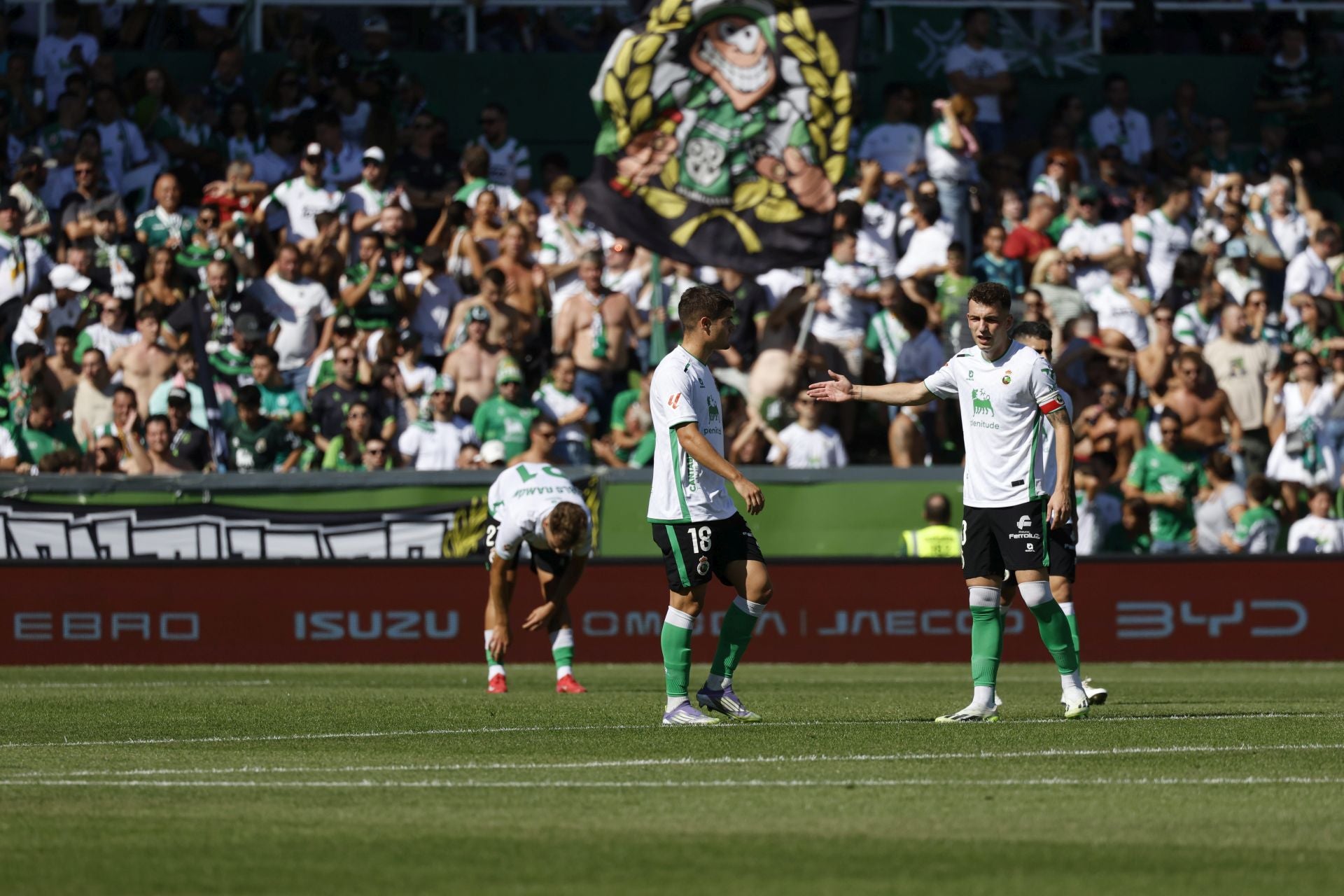 Íñigo Vicente, junto a Peio Canales, hace indicaciones sobre uno de los goles encajados. 
