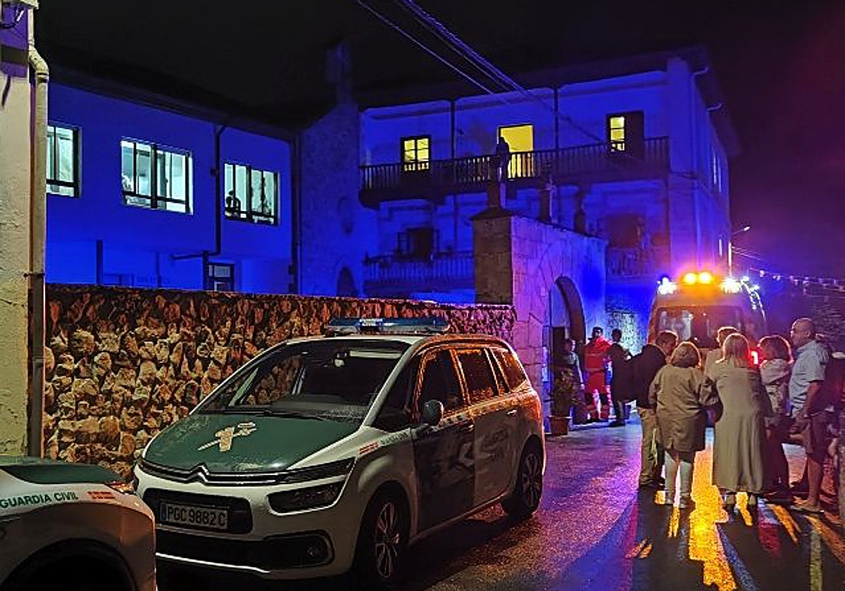 Los vecinos se acercaron alertados por la presencia de las dotaciones de seguridad y emergencias.