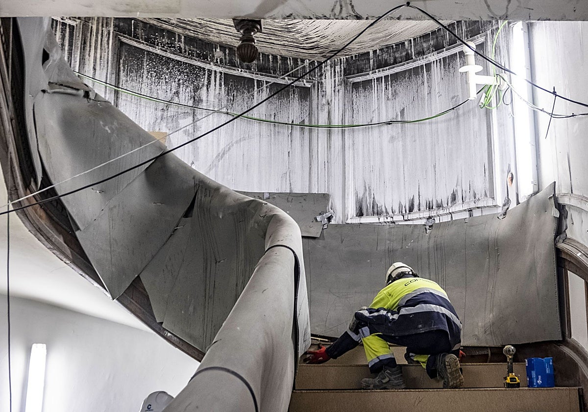 Un trabajador de la construcción en Cantabria.