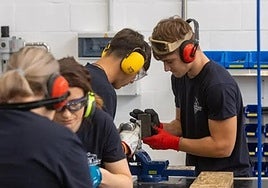 Alumnos de Formación Profesional en el aula.