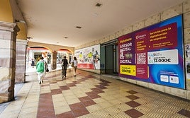 La entrada del antiguo local de Zara donde ahora se instalará el gimnasio de cuatro plantas.