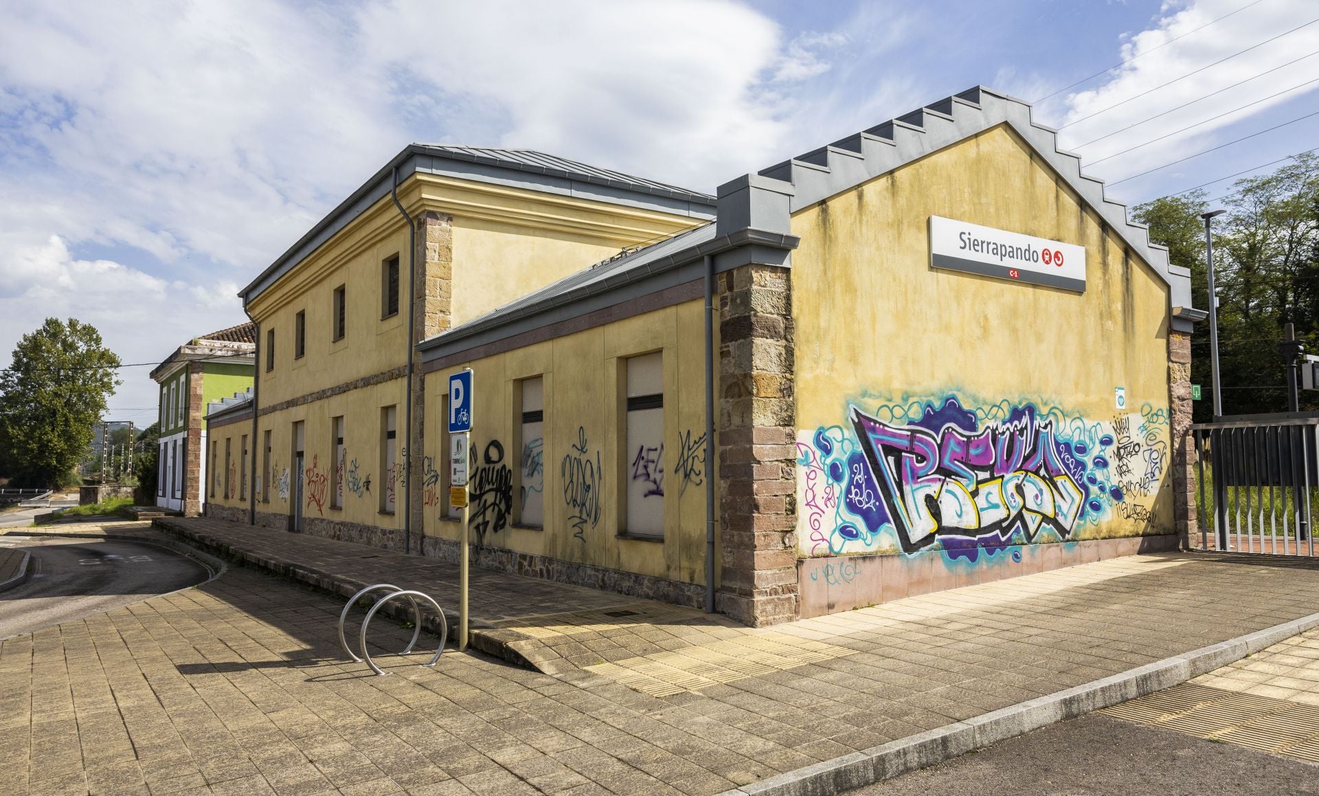 Estado que presenta la estación de Sierrapando.