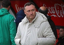Raúl Lona, durante su último partido como entrenador de la Cultural.
