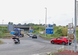 Acceso a la autovía, en Polanco.