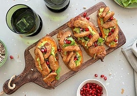 Tostas de boniato y aguacate con bocaditos
