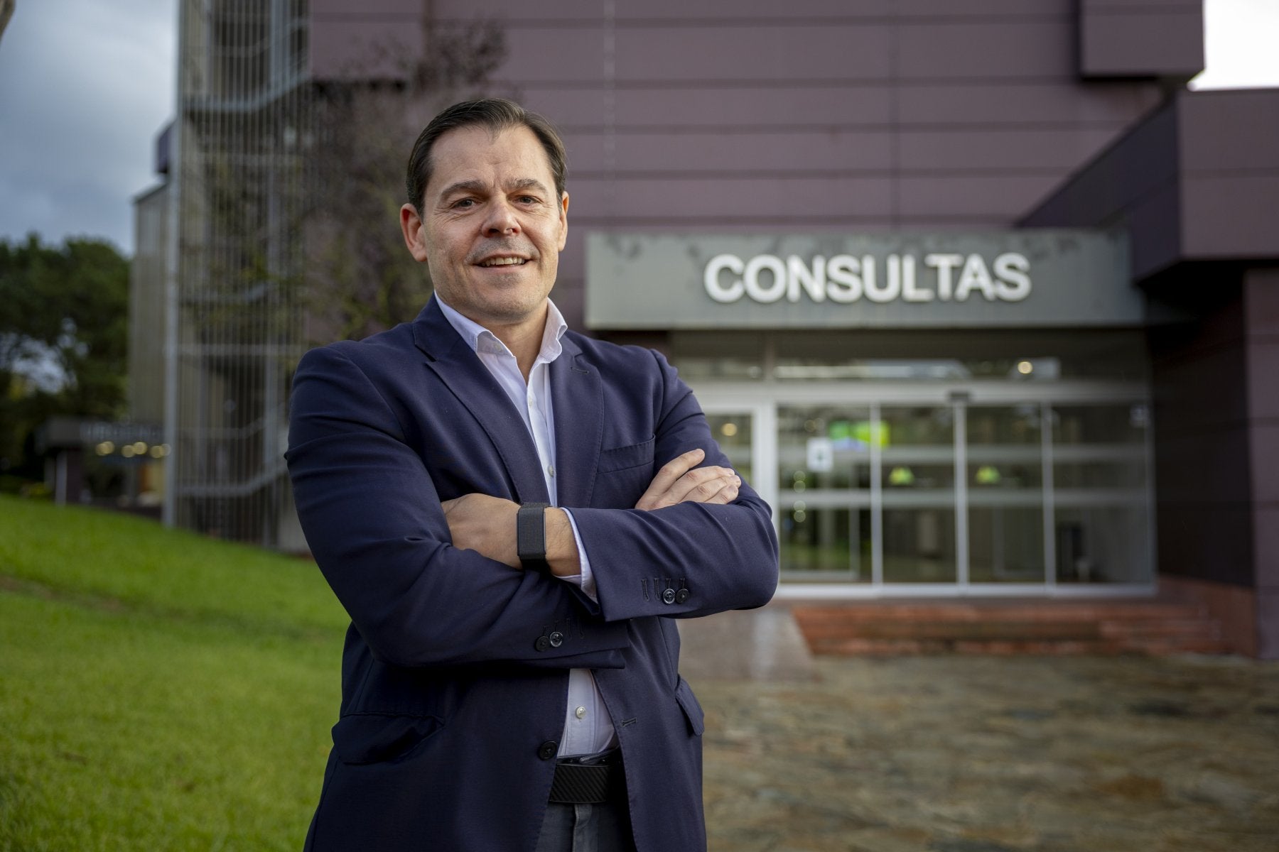 El director gerente de Mutua Montañesa, Alberto Martínez Lebeña, ayer en el Hospital.