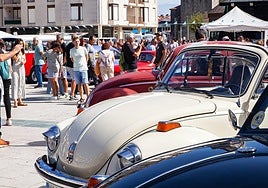La fiesta de la cerveza en Noja se completa con la exhibición de vehículos.