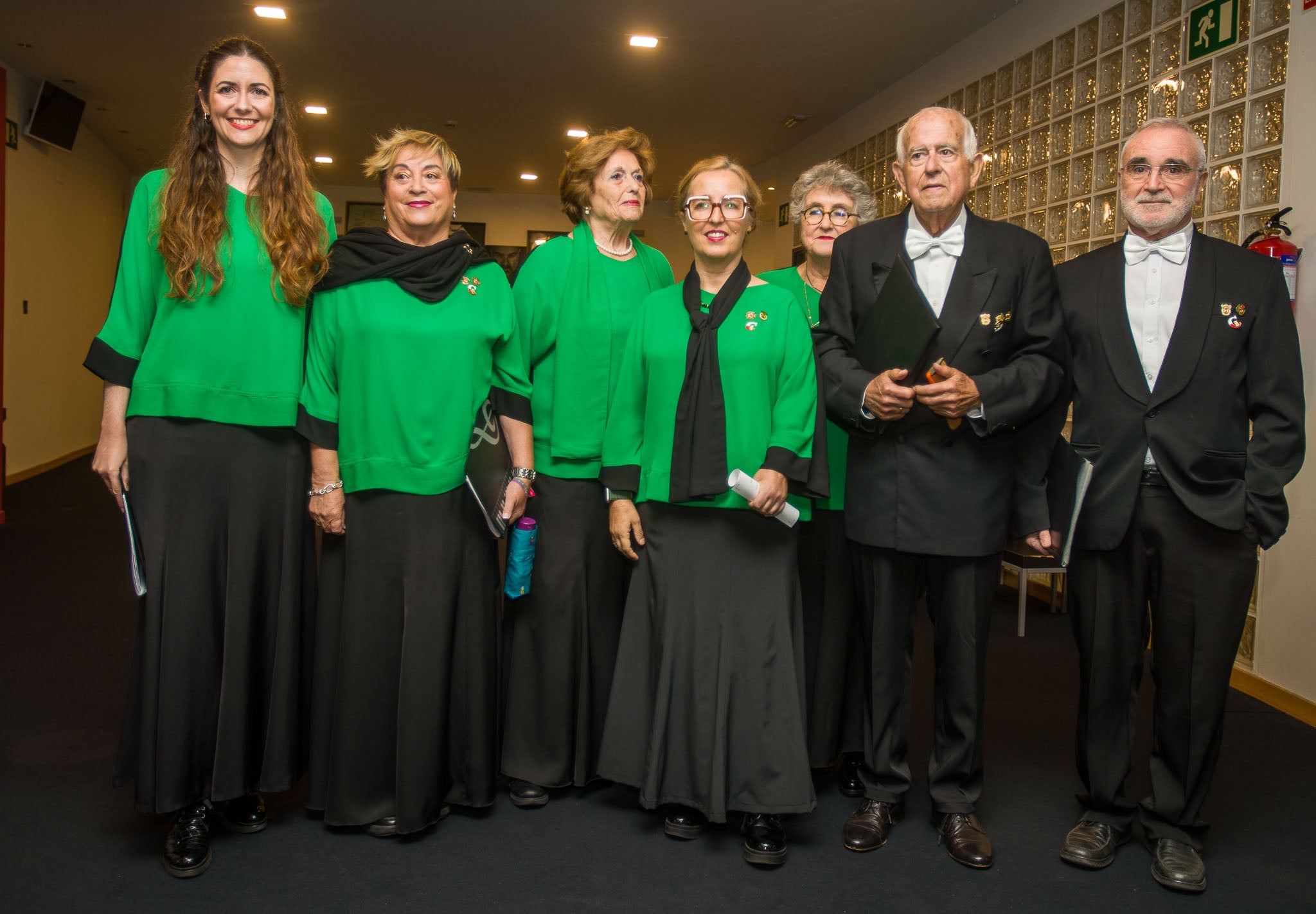 Sonia Villoria, Aurora Tezanos, Natividad Calleja, Lucía Espada, Agustina Somohano, Manuel Bustamante y Javier Fernández Martín.