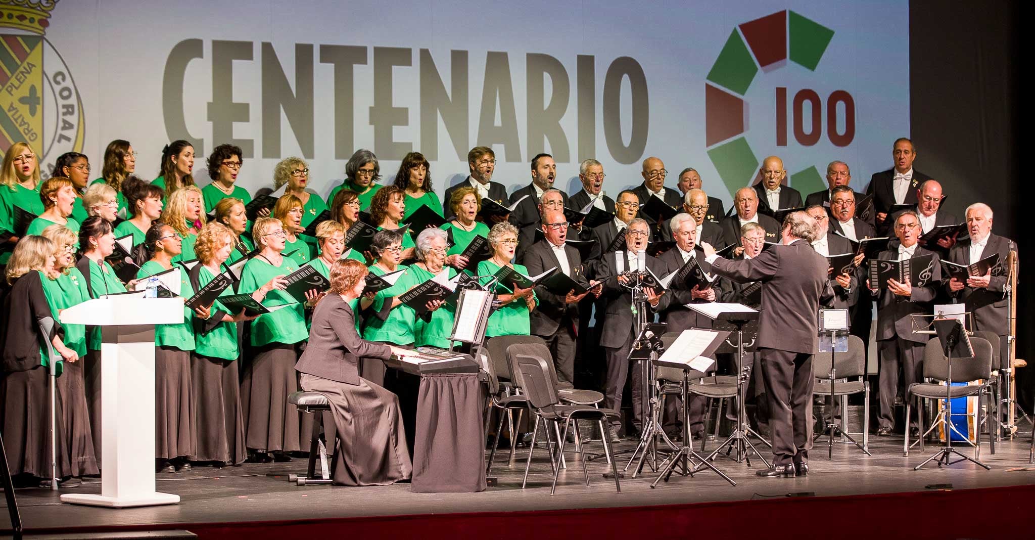 El coro interpretó 'El despertar' (J.M. Martin) y 'What a wonderful world' (G.D. Weiss y B.Thiele).