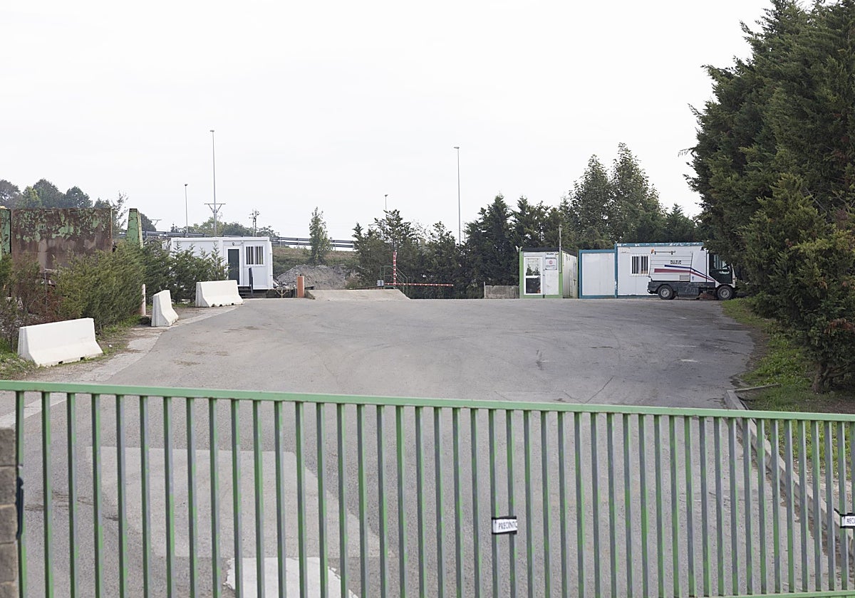 Recinto de Valoria, en Cacicedo de Camargo, que permanece precintado.