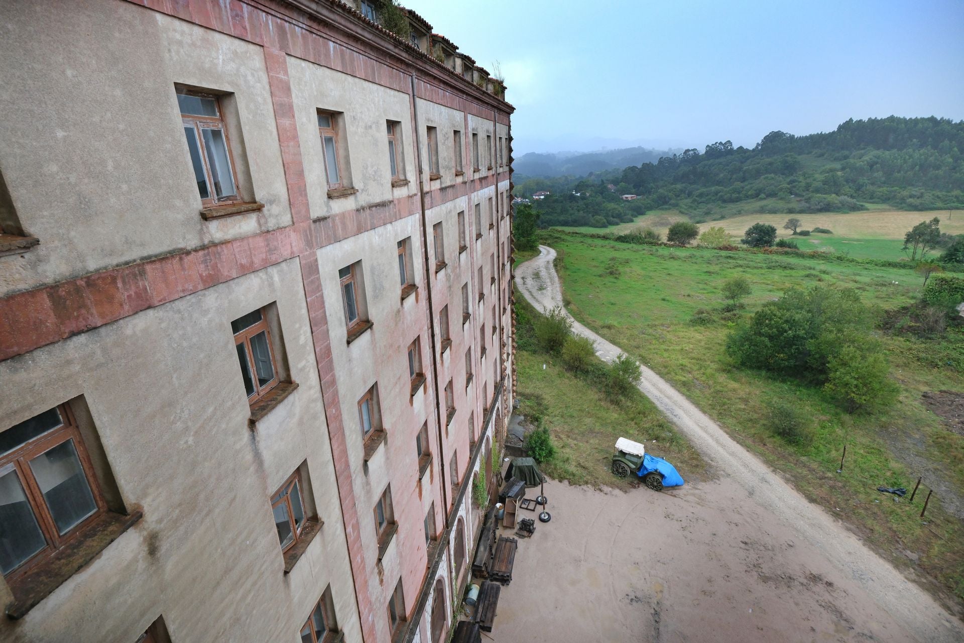 El Seminario Menor de Comillas, tras décadas de abandono, se ha llenado de vida, de historia, de personas y personajes.