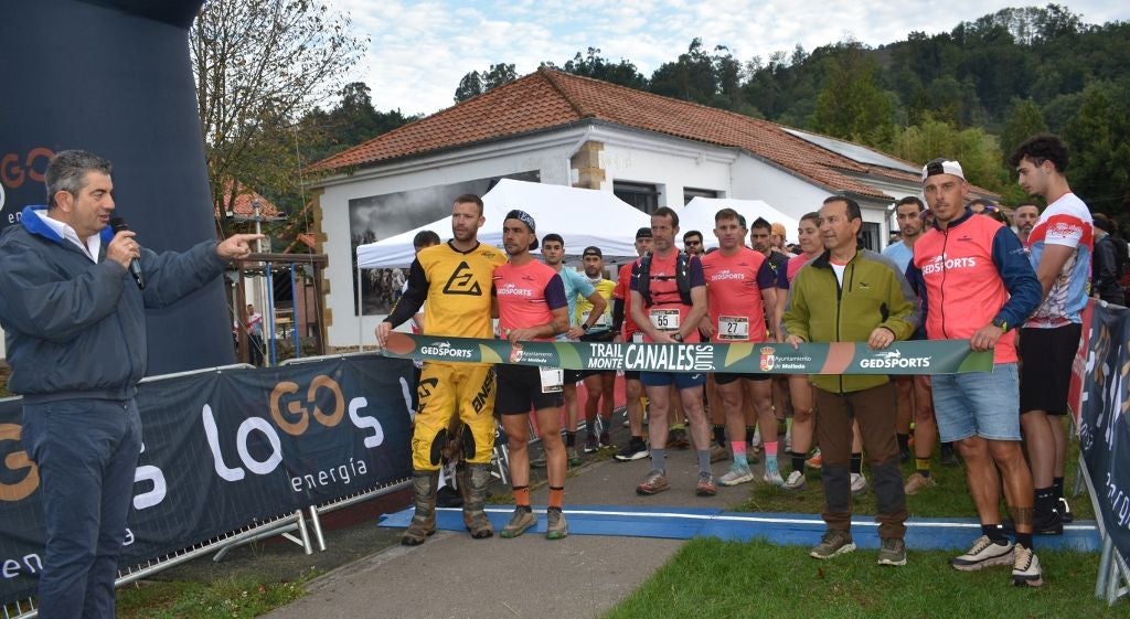 La salida la dio el alcalde de Molledo, Joaquín Villegas.