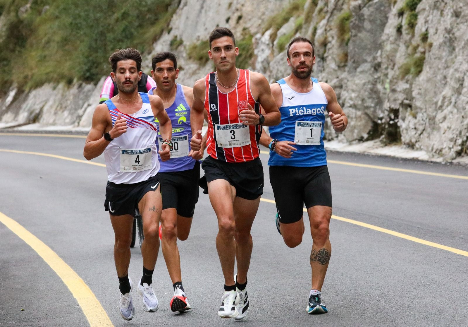 Cobo y Briz, durante su mano a mano inicial.