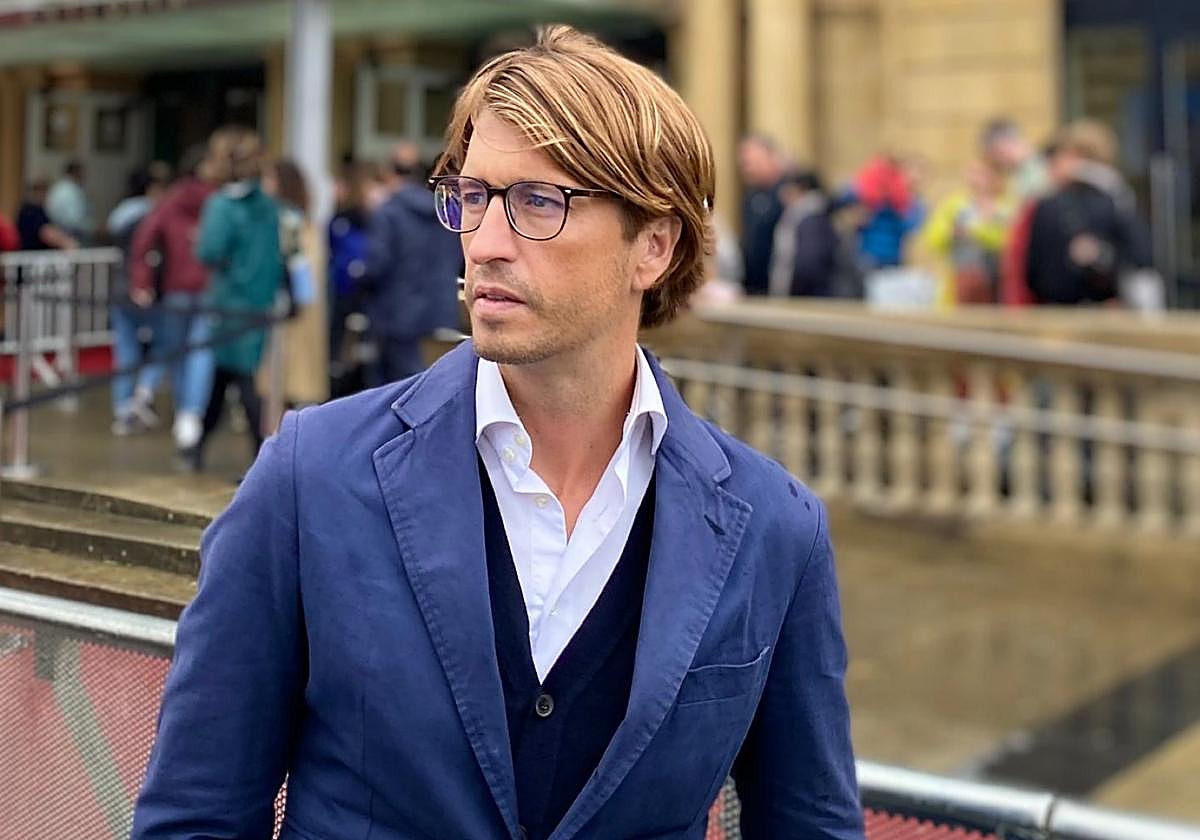 Alfonso del Río presenta su novela, una investigación policial plagada de conflictos personales.