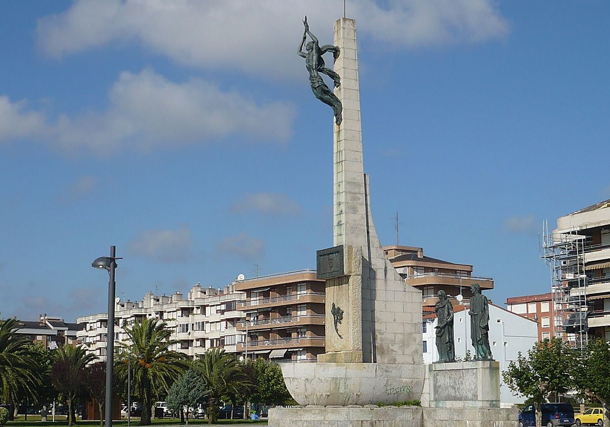 Monumento a Carrero Blanco ubicado en Santoña.