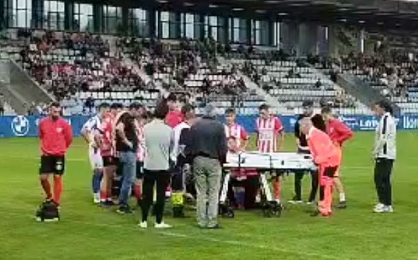 Momento en que se atendía el domingo al jugador del Selaya.