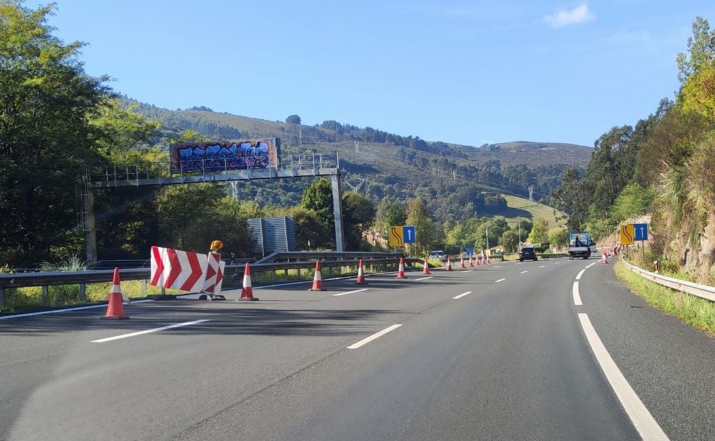 Cortes de carril en las inmediaciones del túnel de Riocorvo sentido Reinosa.