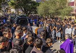 Multitudinaria despedida a Raúl Ramírez en Santoña