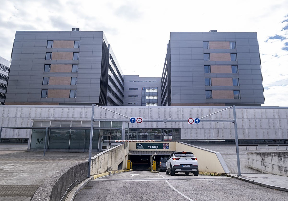 El hospital Valdecilla, desde el exterior.