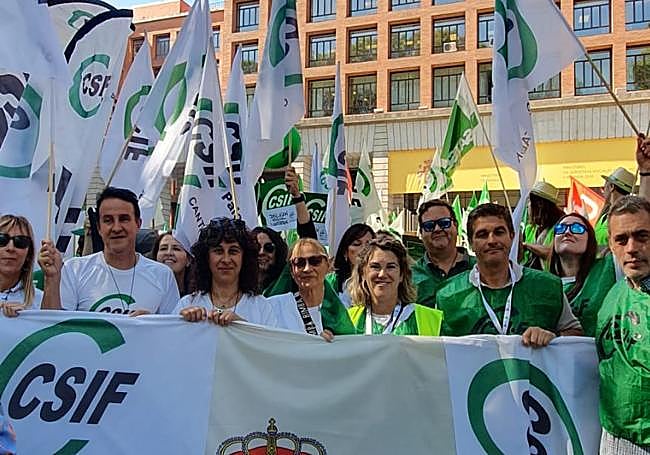 Representantes de CSIF de Cantabria en la manifestación de Madrid.