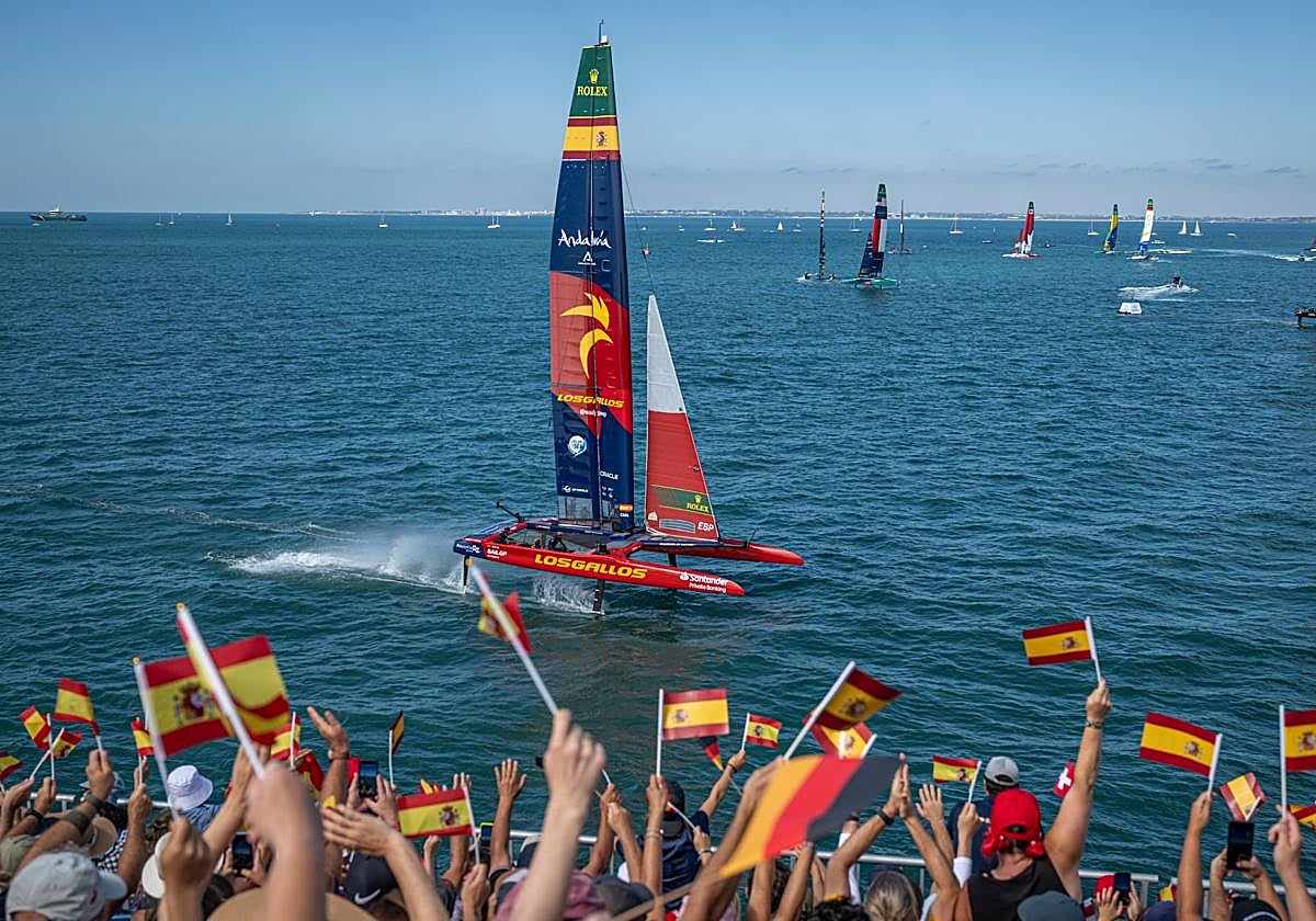 Los Gallos, arropados por el público en Cádiz.