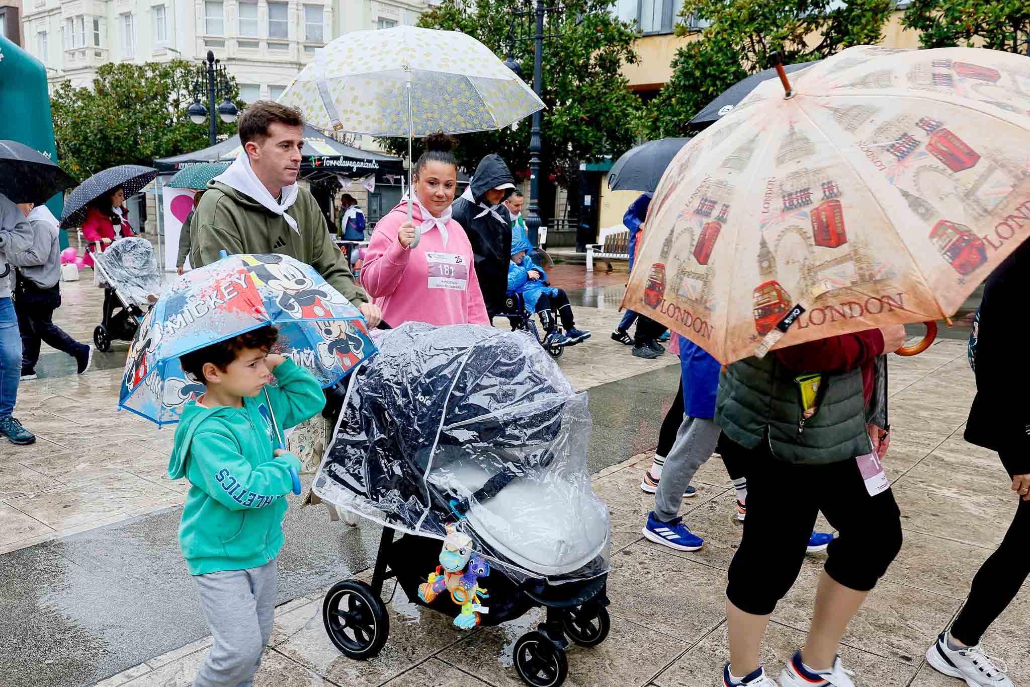 Personas de todas las edades se sumaron a la cita. 