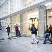 Tienda de Zara situada en la calle Lealtad, en Santander.