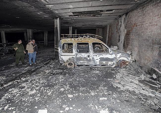 El estado en que quedó el garaje tras el fuego.