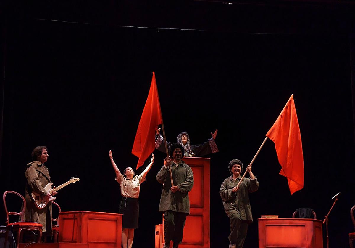 'Enemigo del pueblo', montaje la compañía De la BurlaTeatro.