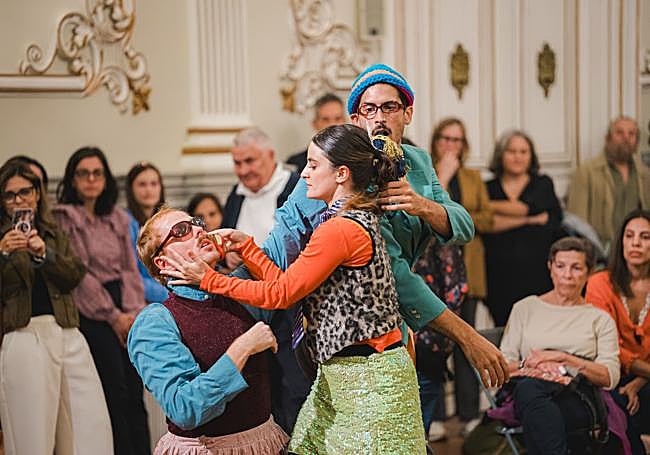 Los artistas de La Ribot, mostrarán su pieza 'LaBola' en el Palacete del Embarcadero.