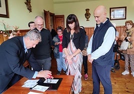 Matasellos especial por el centenario del templo y asilo de Los Corrales.