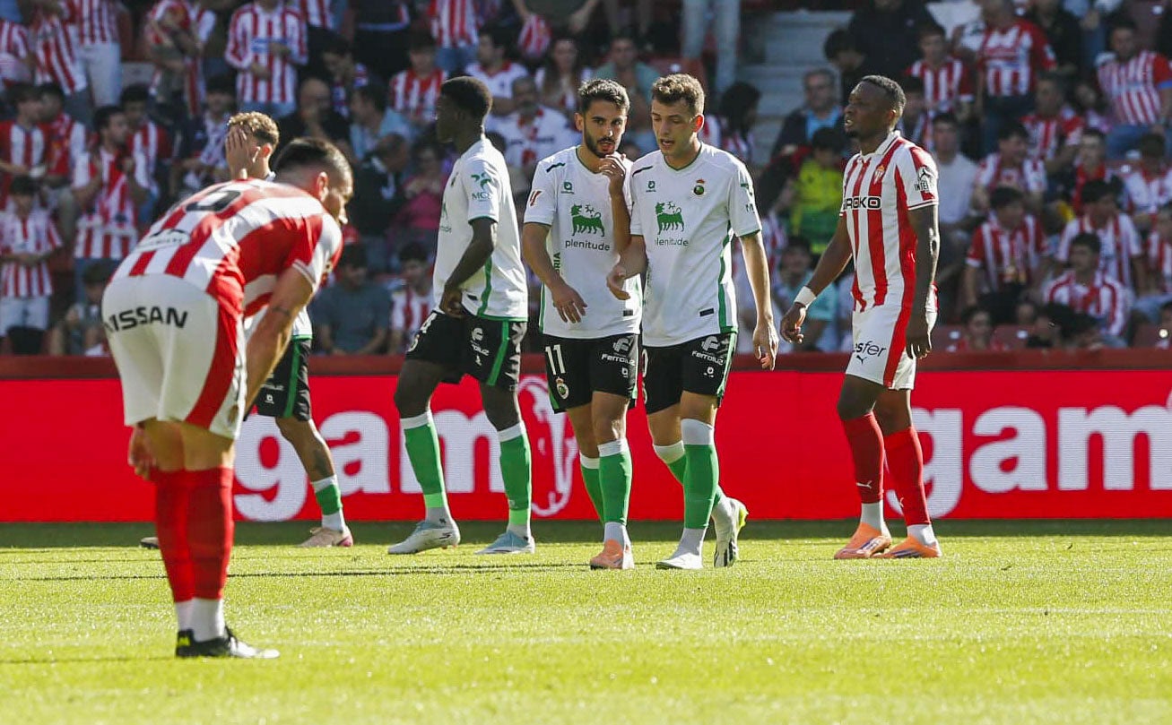 Andrés Martín e Íñigo Vicente charlan en un momento de partido