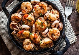 Este pintón tienen los anillos de calamares y camarones que preparamos hoy.