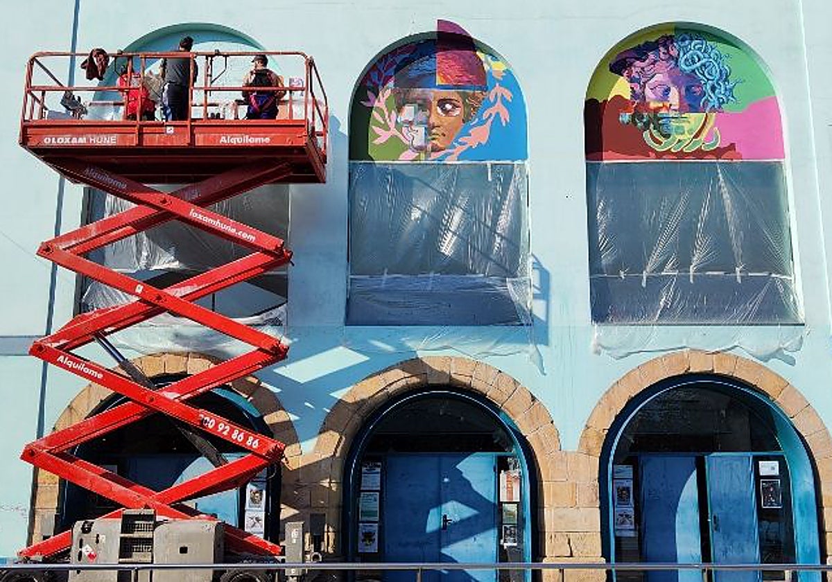 Ya empieza a verse cómo será la fachada del Teatro antes de finalizar el mes.