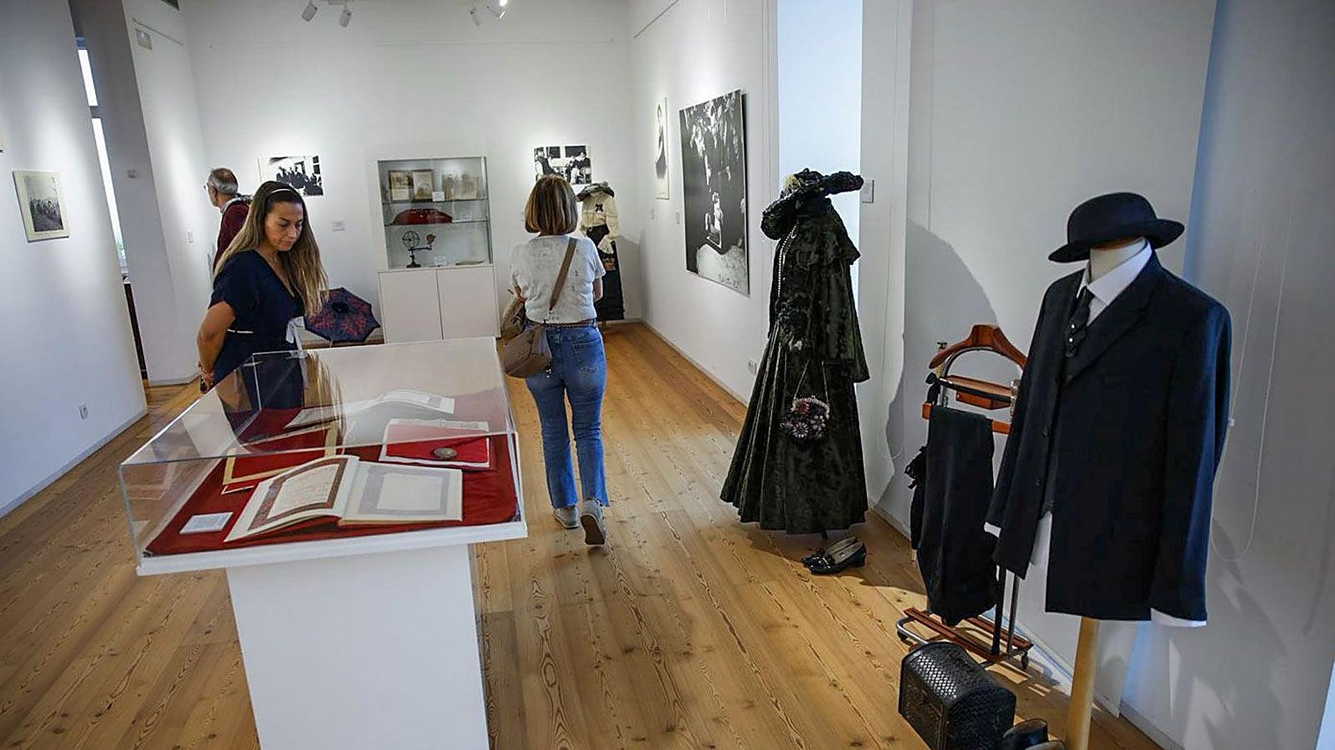 La exposición permanecerá abierta en la Casa Blanca de la finca del marqués hasta el 30 de noviembre.