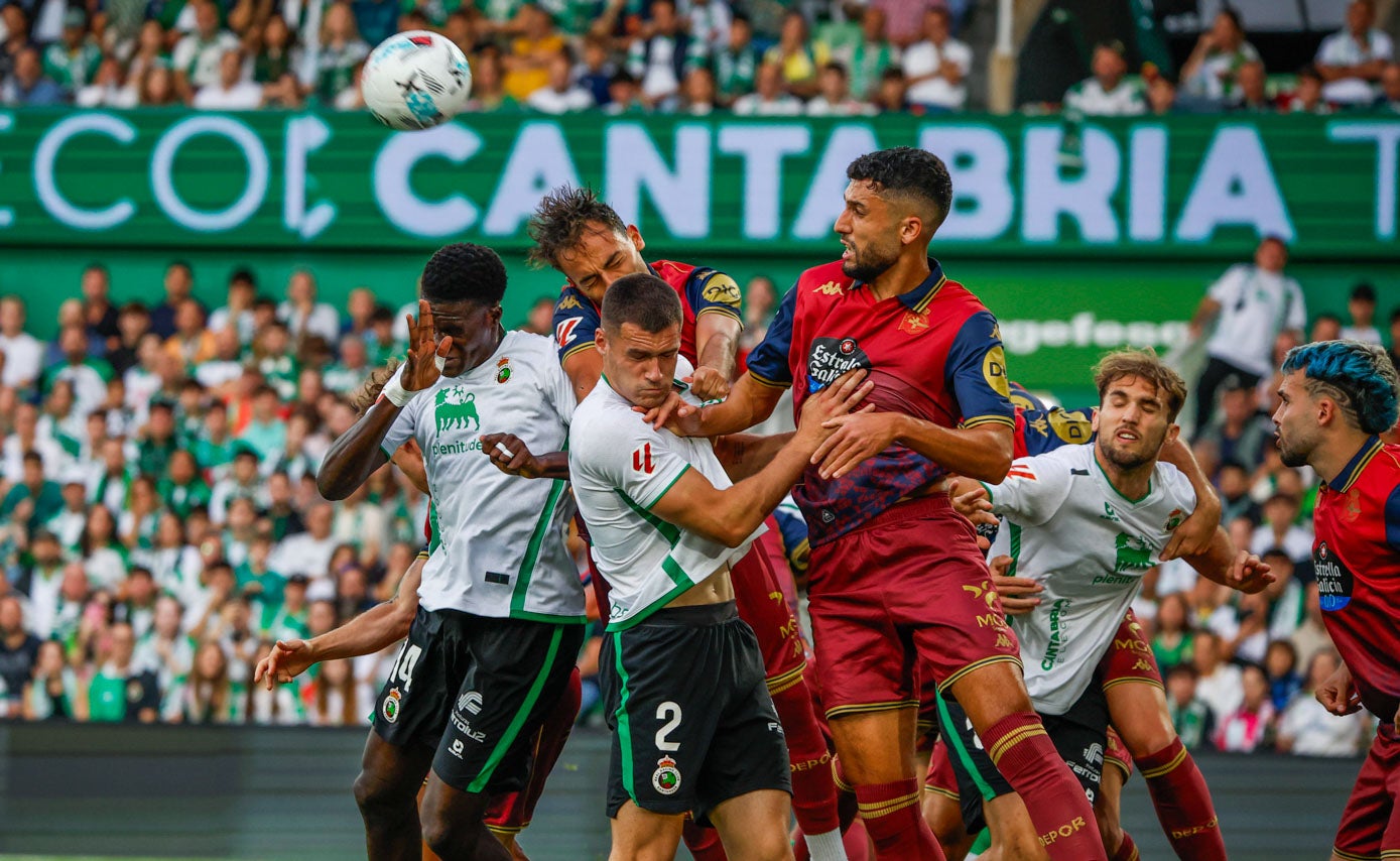 Maguette y Mantilla, en un balón aéreo.