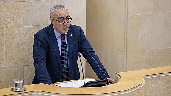 El Parlamento muestra su oposición al proyecto eólico de Briesa