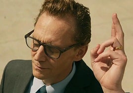 Tom Hiddleston como Chuck Krantz en 'La vida de Chuck'.