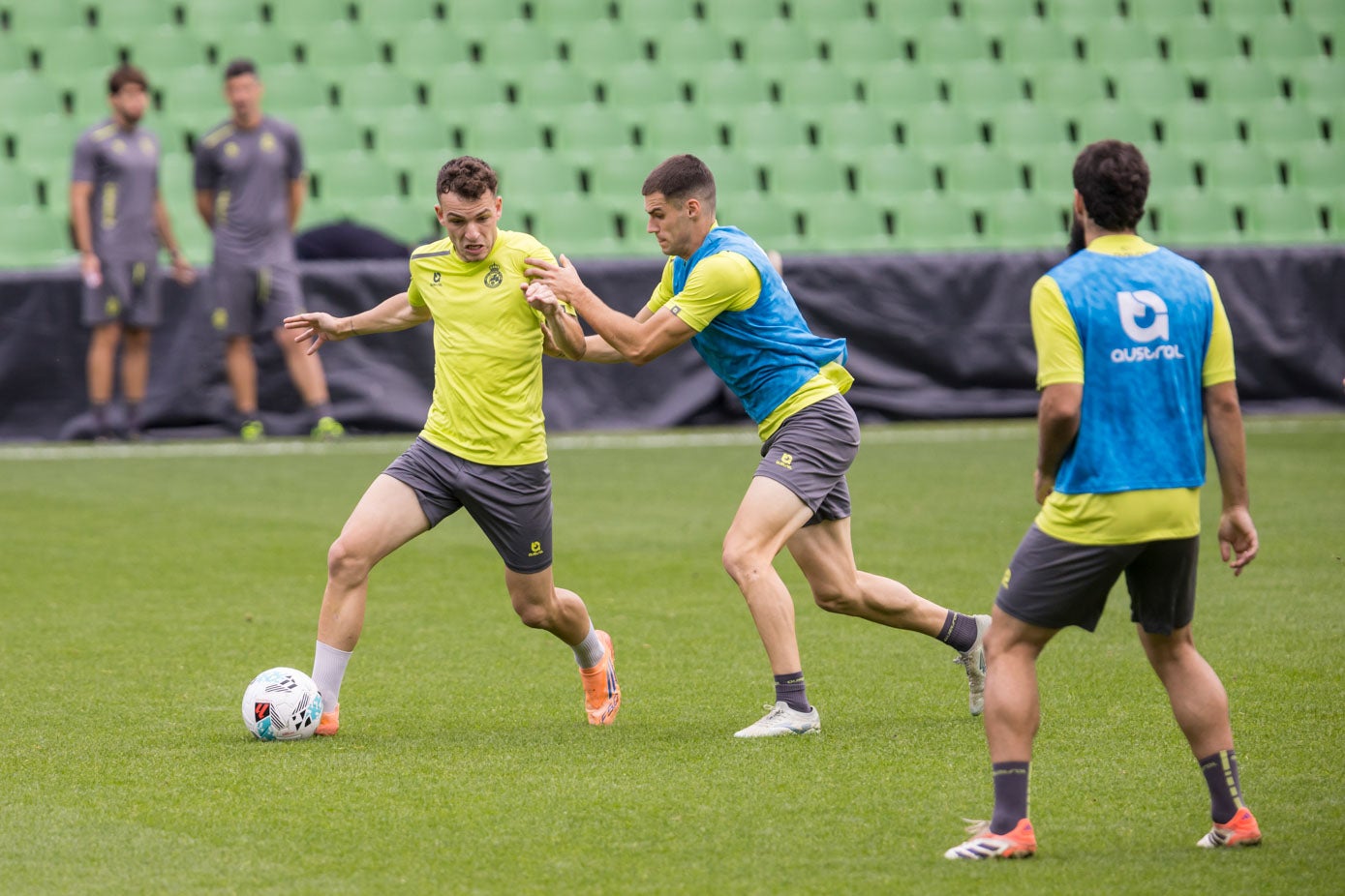 Jugada de Íñigo Vicente.