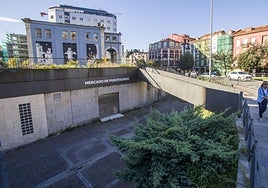 El Mercado de Puertochico, en Santander, donde se pretende abrir un McDonald's.