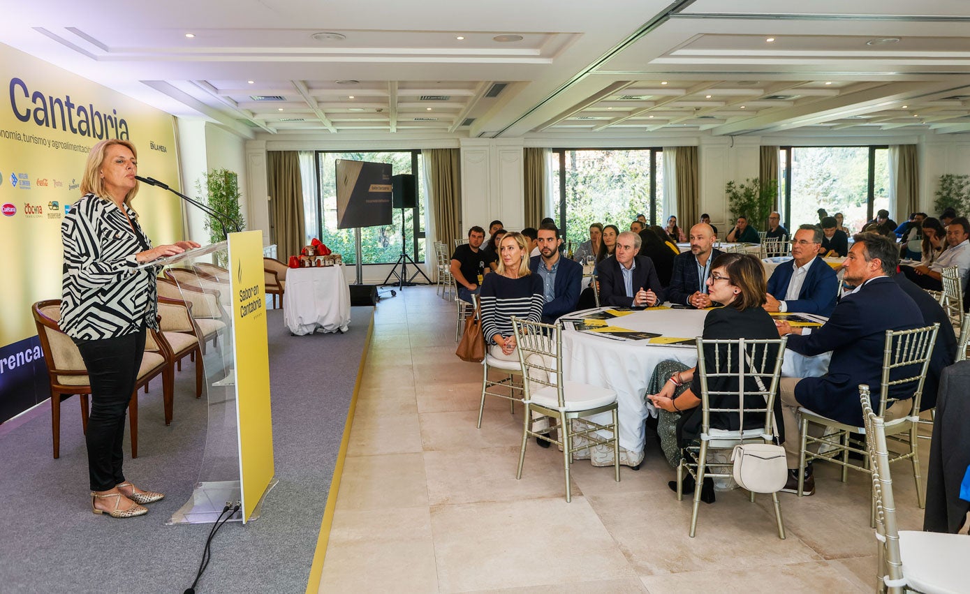 La consejera de Desarrollo Rural, María Jesús Susinos, insistió en «el fuerte compromiso» de la Consejería con la industria agroalimentaria.