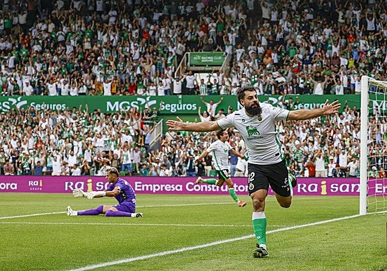 Asier Villalibre celebra un gol contra el Ceuta.
